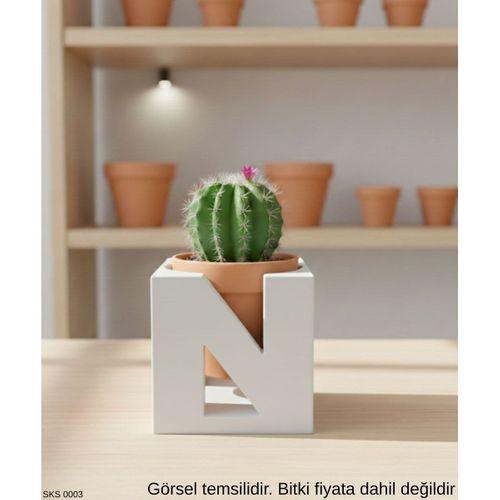 Beyaz Harf Seklinde Mini Dekoratif Saksi Kisiye Ozel Bas Harf Tasarim 7 Cm Masa Ustu Ofis Dekoru
