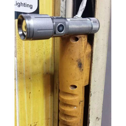 Gold Police Gp-215 Pro Şarjlı El Feneri Pm10 Led Mıklatıslı