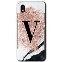 Potkal Hediye Fabrikası Samsung Galaxy A01 Core Kılıf HD Desen Baskılı Arka Kapak - Pembe Mermer Desenli V Harfi