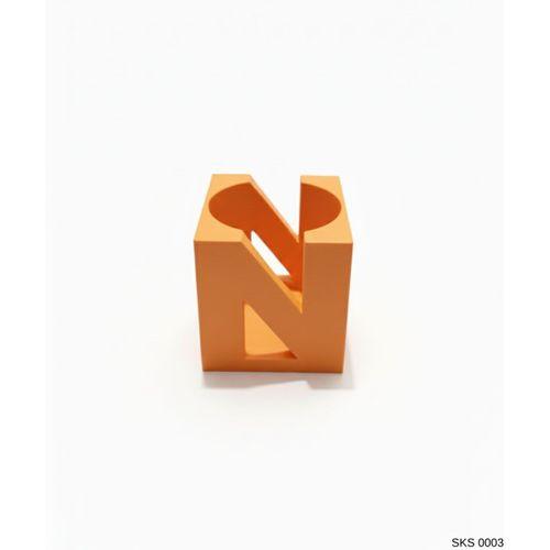 Turuncu Harf Şeklinde Mini Dekoratif Saksı – Kişiye Özel Baş Harf Tasarım – Masaüstü & Ofis Dekoru