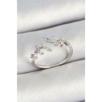 Pirinç Yaprak Figürlü Zirkon Taşlı Gümüş Renk Ayarlanabilir Kadın Yüzük