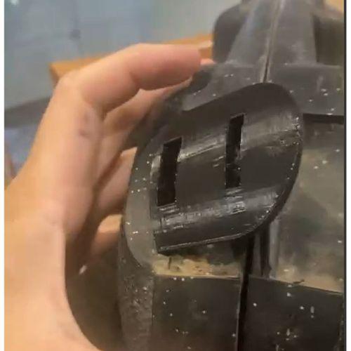 "Black & Decker Güçlü Kılıf Kilidi – Model 6898025: Güvenliğinizi Sağlayın!"