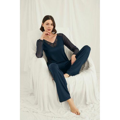 Sırt Dekolteli Uzun Kollu Tüllü Ve Dantelli Pijama Takımı