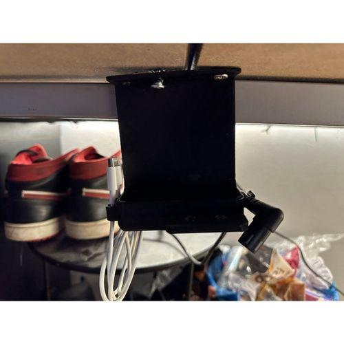 Macbook 87W Şarj Cihazı Tutucu 3D Baskı (Bu ürün Sadece Plastik parçadır - Almadan Önce Soru Sorabilirsiniz)