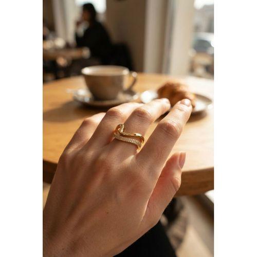 Gold Renk Dalgalı ve Zirkon Taşlı Model Kadın Yüzük