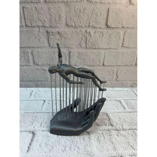 3d El Üzerinde İnsan Figürü Gri Minimal Masa Üstü Dekor