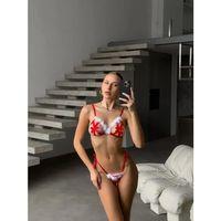 Yılbaşı Özel Tasarım Kırmızı Tüy İşlemeli Fantezi Sütyen String Takımı