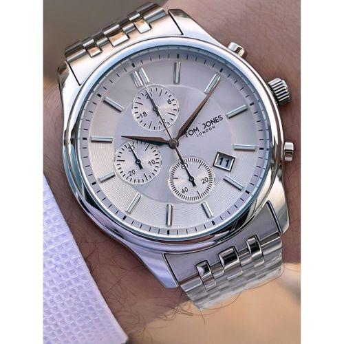 Tom Jones Bileklik Hediyeli Çelik Kordon 3 Atm Suya Dayanıklı 2 Yıl Garantili Erkek Kol Saati 10080.1