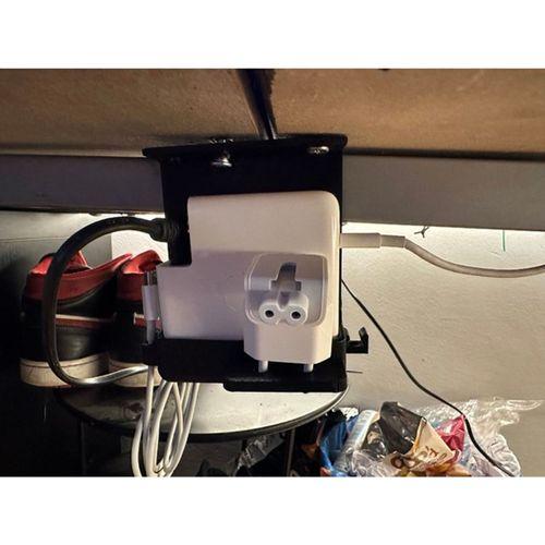 Macbook 87W Şarj Cihazı Tutucu 3D Baskı (Bu ürün Sadece Plastik parçadır - Almadan Önce Soru Sorabilirsiniz)