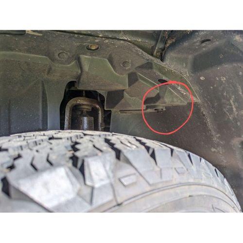 Jeep Wrangler JK İç Çamurluk Vida (Bu ürün Sadece Plastik parçadır - Almadan Önce Soru Sorabilirsiniz)