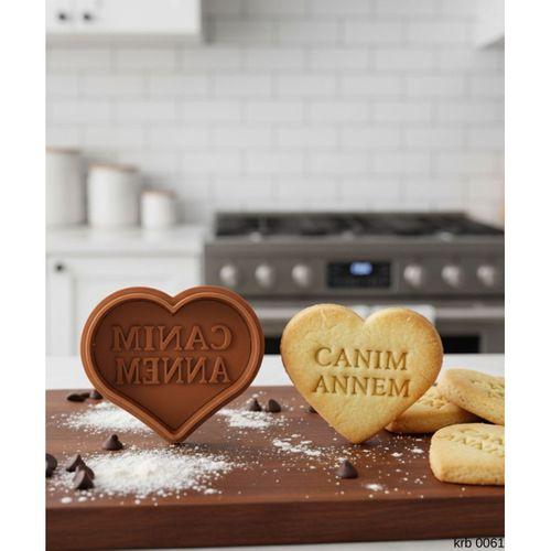 Canım Annem Yazılı Kalp Kurabiye Kalıbı ve Hamur Kesici – Şeker Hamuru ve Oyun Hamuru İçin İki Parça Kalıp