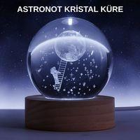 Lazer İşlemeli 3d Astronot Kristal Küre Led Işıklı Uzay Temalı Gece Lambası