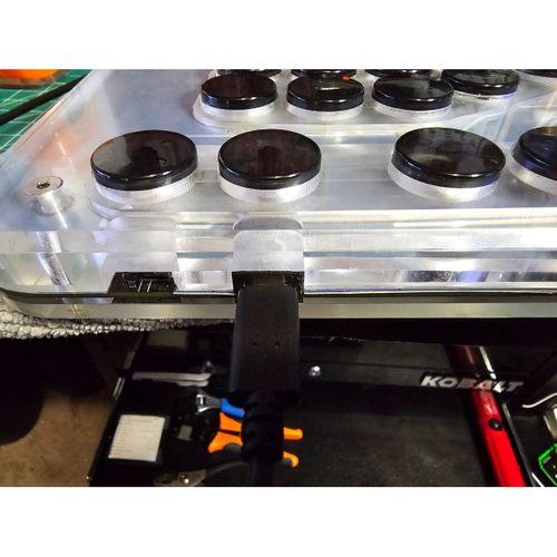 Mpress V1 Dövüş Kılıfı (Hitbox) USB Fiş Brace – 6911702