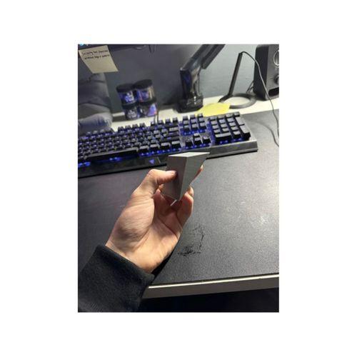 Kapı Sıkıştırma Aparatı (Bu ürün Sadece Plastik parçadır - Almadan Önce Soru Sorabilirsiniz)