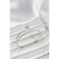 Yonca Çiçek Model Pirinç Gümüş Renk Kadın Bileklik