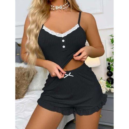 Siyah Üstüne Beyaz Dantel İşlemeli Askılı Şortlu Pijama Takımı