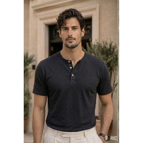 Edgar Regular Fit 3 Düğmeli Pat Flamlı Suprem Kumaş Pis Yaka Erkek T-Shirt - Siyah