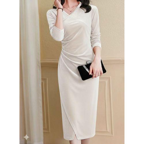 Kadın Uzun Kollu Kruvaze Yakalı Yandan Büzgülü önden çapraz Detaylı Midi Kadife Elbise