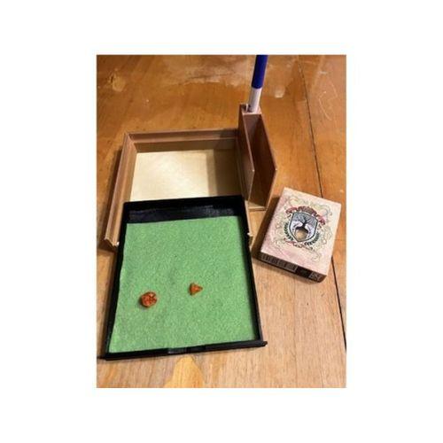 Quest Takvim Zar Tray ve Kart Destesi Tutucu 2024 3D Baskı (Bu ürün Sadece Plastik parçadır - Almadan Önce Soru Sorabilirsiniz)