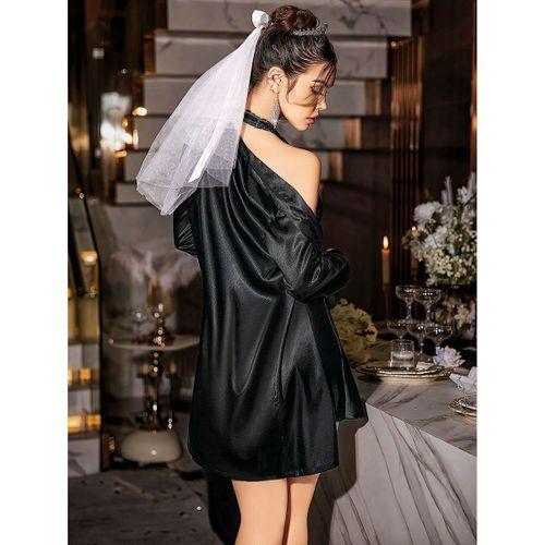 Özel Tasarım Kurdelalı Dantel İşlemeli Şık Göğüs Dekolteli Sabahlıklı 2'li Siyah Saten Gecelik Takımı