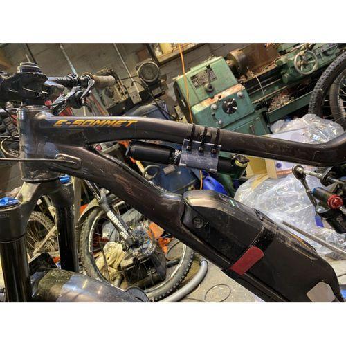 Vitus E Sommet'e sığacak tek pompa braketi - 5142646