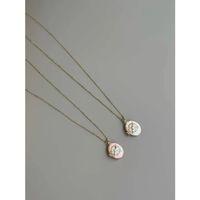 İncili Etnik Desen Kapaklı Kolye - Pembe