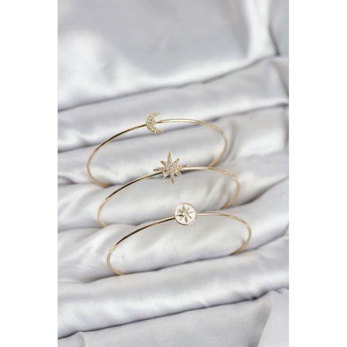 Gold Renk Zirkon Taşlı Kutup Yıldızı Model 3'lü Kadın Bileklik Kombini