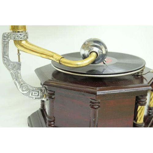 Gramofon Sekizgen Köşeleri Bronz İşli 533
