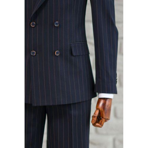 Slimfit Sivri Yaka Çift Yırtmaçlı Çizgili Kruvaze Takım Elbise
