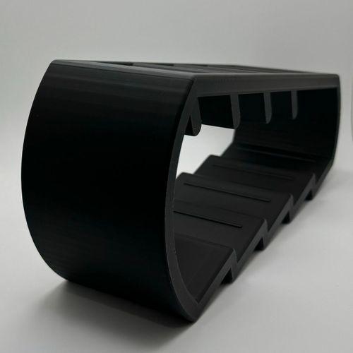 Modern TV Uzaktan Kontrol Sahibi-(Designx-Lab.com)-6899350