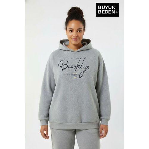 Kadın Büyük Beden Kapüşonlu El yazılı Brooklyn Baskılı Rahat Kalıp Sweatshirt SPR26BSWK958