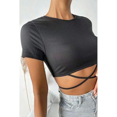 Kadın Siyah Modern Fit Yarım Kol Çapraz Bağlamalı Crop Top Bluz