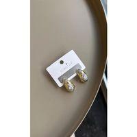 Taşlı Damla Küpe - Altın