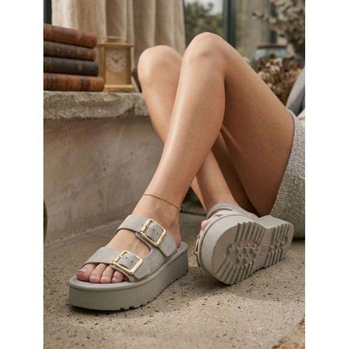 Yazlık Kadın Krem Platform Taban Tokalı Terlik