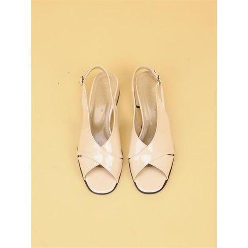 KEIRY Parlak Rugan Bej Slingback Arkadan Bağlamalı Topuklu Bej Kadın Sandalet