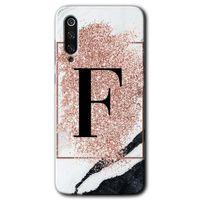 Potkal Hediye Fabrikası Xiaomi Mi 9 SE Kılıf HD Desen Baskılı Arka Kapak - Pembe Mermer Desenli F Harfi