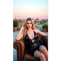 Sırt Ve Göğüs Dekolteli Parlak Siyah Mini Deri Elbise