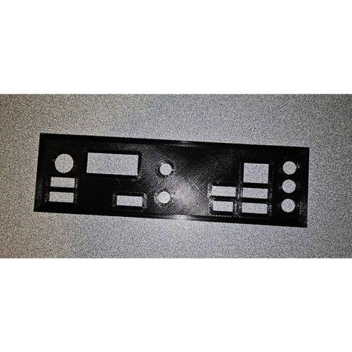 AsRock B550 Pro4 IO Kalkanı (Bu ürün Sadece Plastik parçadır - Almadan Önce Soru Sorabilirsiniz)