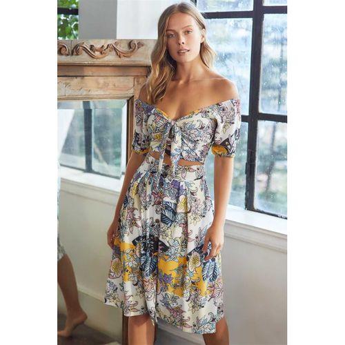 Kadın Dokuma Önden Bağlamalı Çiçek Baskılı Omuzu Düşük Büstiyer Ve Önden Düğmeli Etek Takım