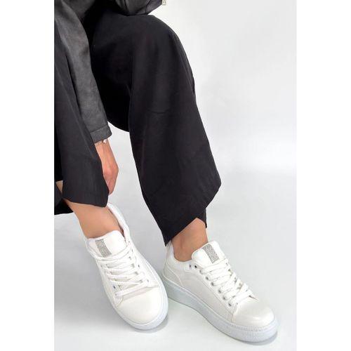 Yier Beyaz Cilt Bağcıklı Spor Ayakkabı