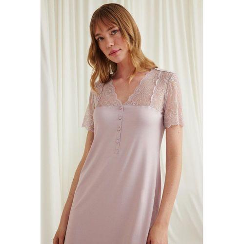 Yakası Kolu Omzu Ve Etek Ağzı Dantelli Önü Düğmeli Gecelik