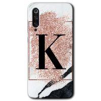 Xiaomi Mi 9 SE HD Baskılı Kılıf + 9D Tam Ekran Koruyucu - Pembe Mermer Desenli K Harfi