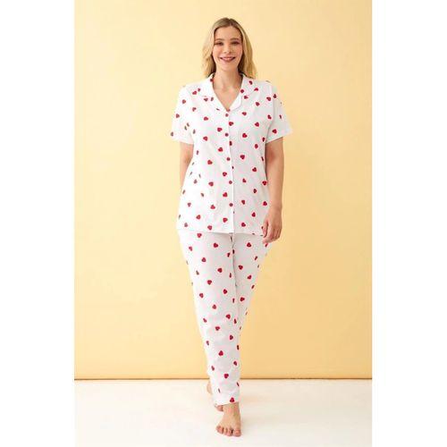 Kadın Beyaz Kırmızı Kalp Desenli Önden Düğmeli Büyük Beden Pijama Takımı