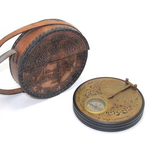 Deri Kılıflı Pirinç Pusula