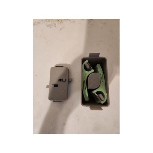 Plackers Diş İpi Dispenseri (Bu ürün Sadece Plastik parçadır - Almadan Önce Soru Sorabilirsiniz)