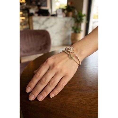 Gold Renk Zirkon Taşlı Çiçek Model Kadın Bileklik