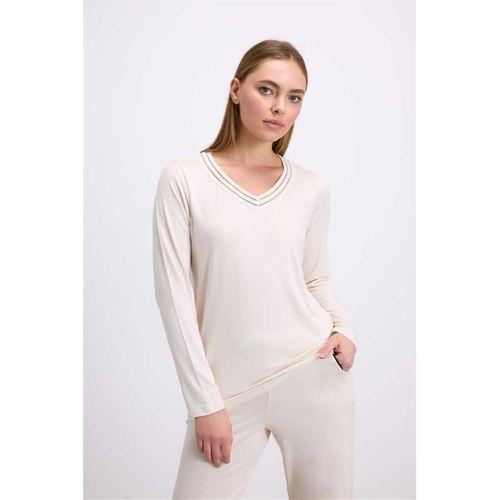 Kadın Uzun Kollu Pijama Takımı Şık V Yaka Ve Minimal Tasarım