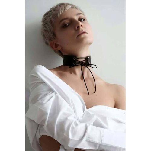 İpli Bağlamalı Deri Choker Tasma