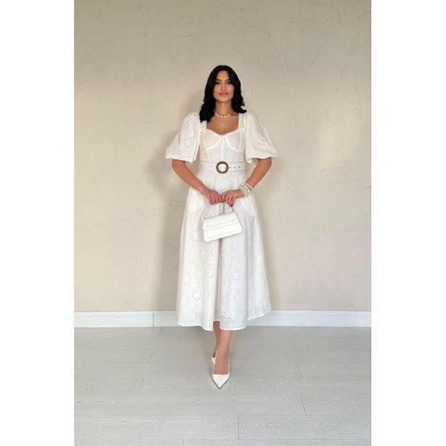 Ekru Göğüs Kup Detaylı Kemerli Brode Elbise