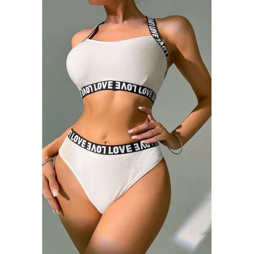 Kadın Beyaz Çapraz Sırt Ve Love Yazı Detaylı Iç Çamaşır Takımı